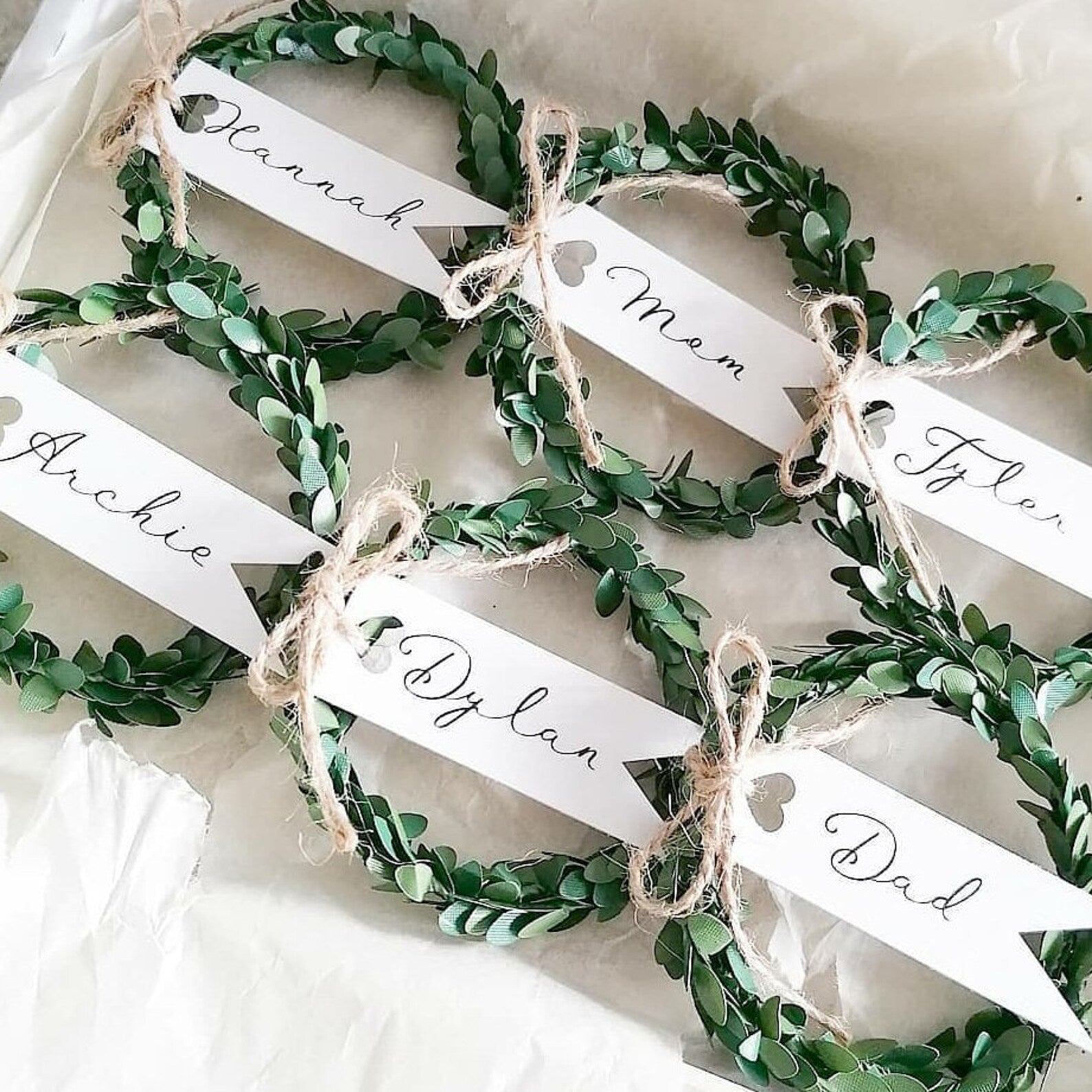5 Creative Wedding Name Place Card Ideas You Need to Consider