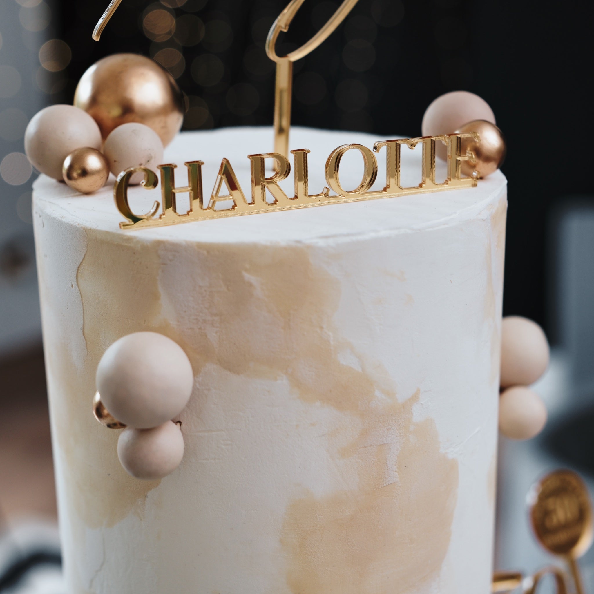 Cake charm