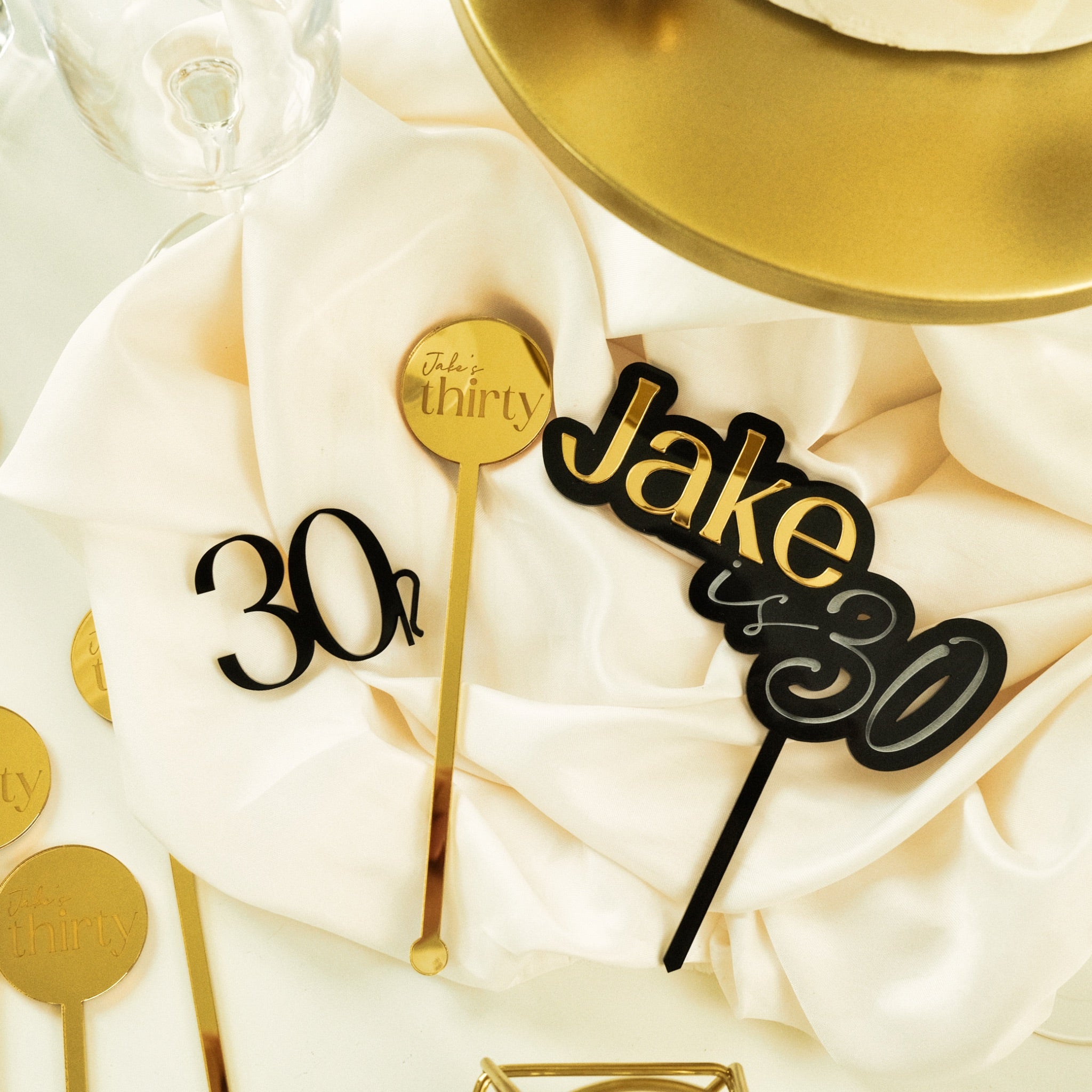Cake topper