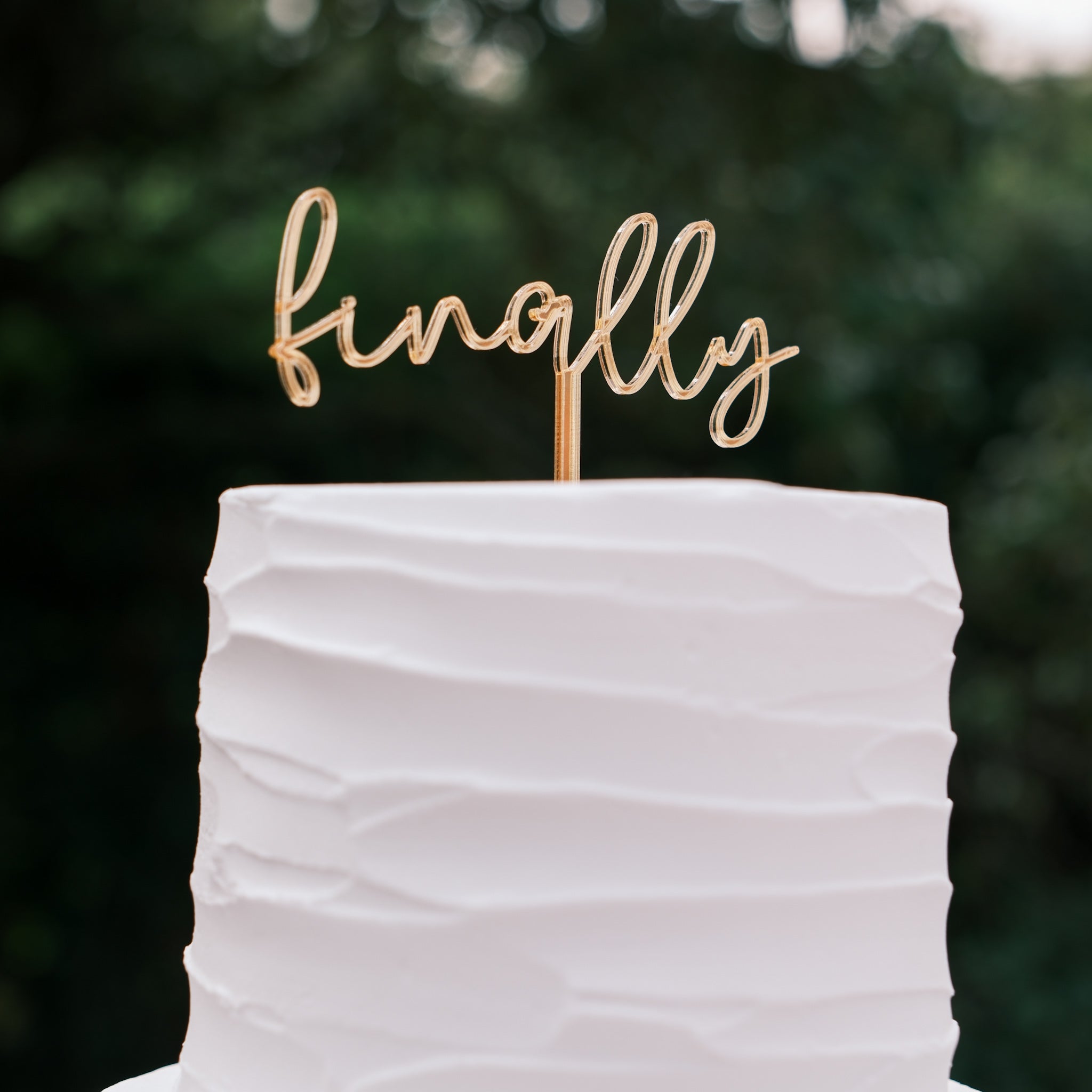 Engagement party cake deco