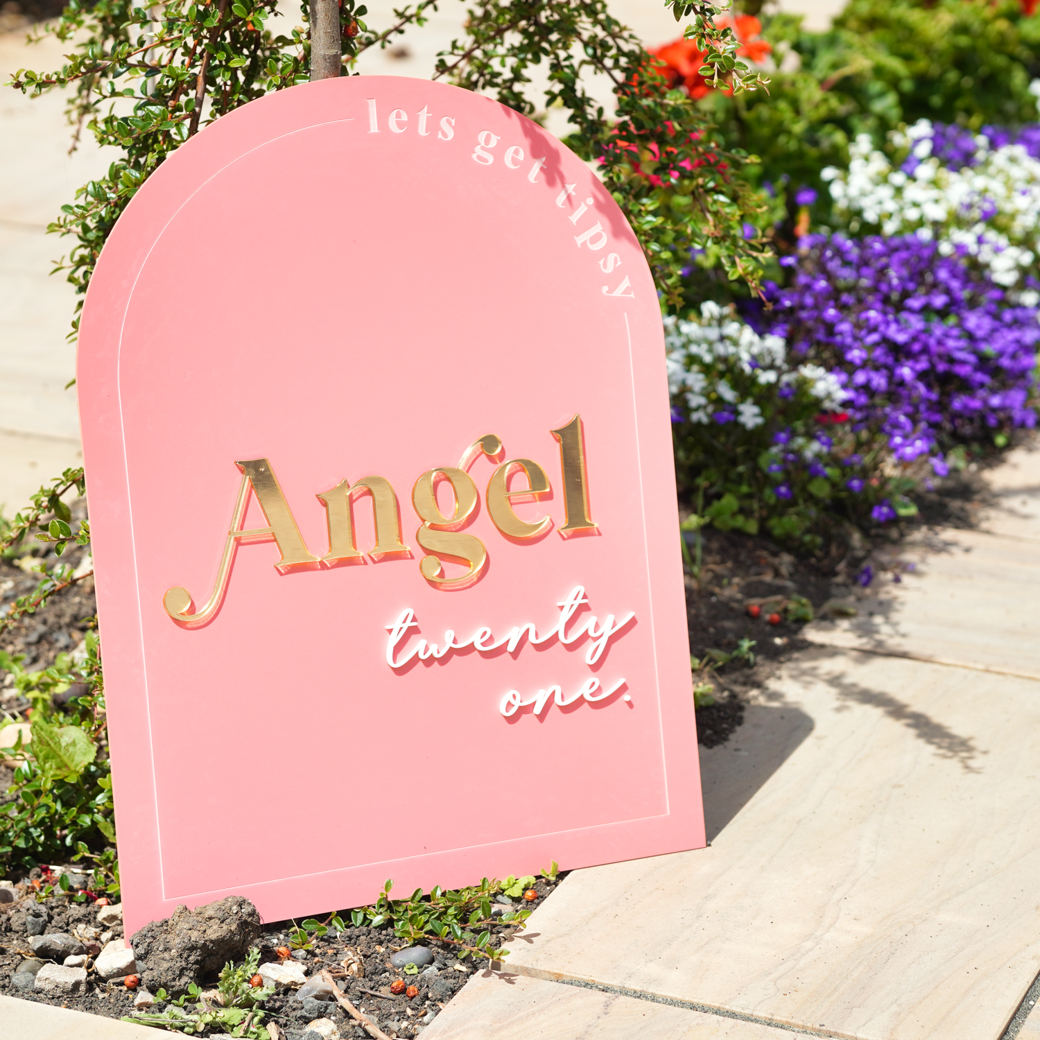 Happy birthday welcome sign