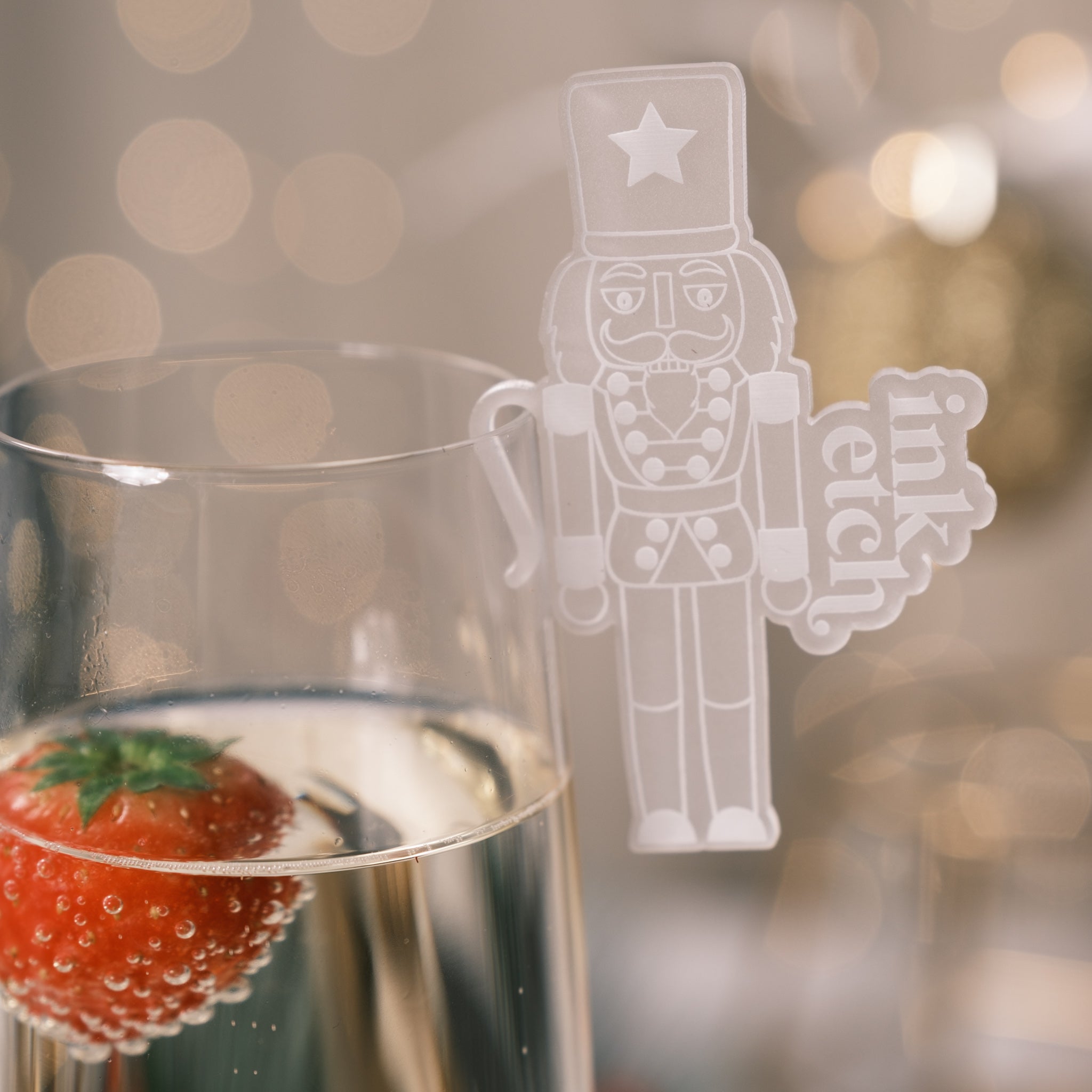 hotel bar christmas table decor