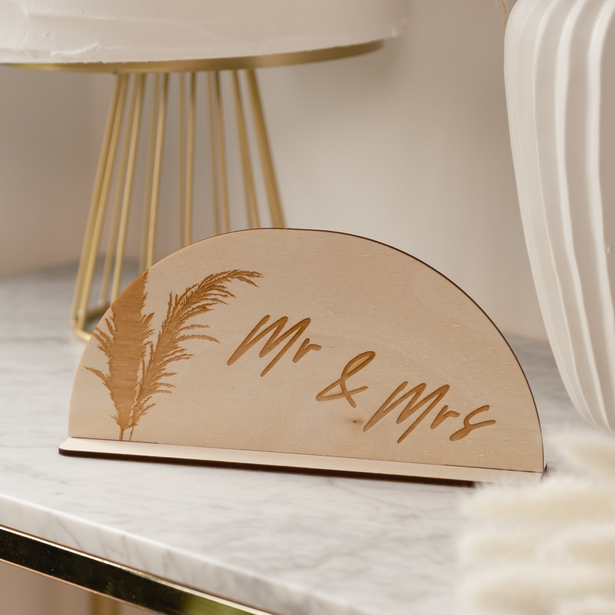 Mr & Mrs table sign