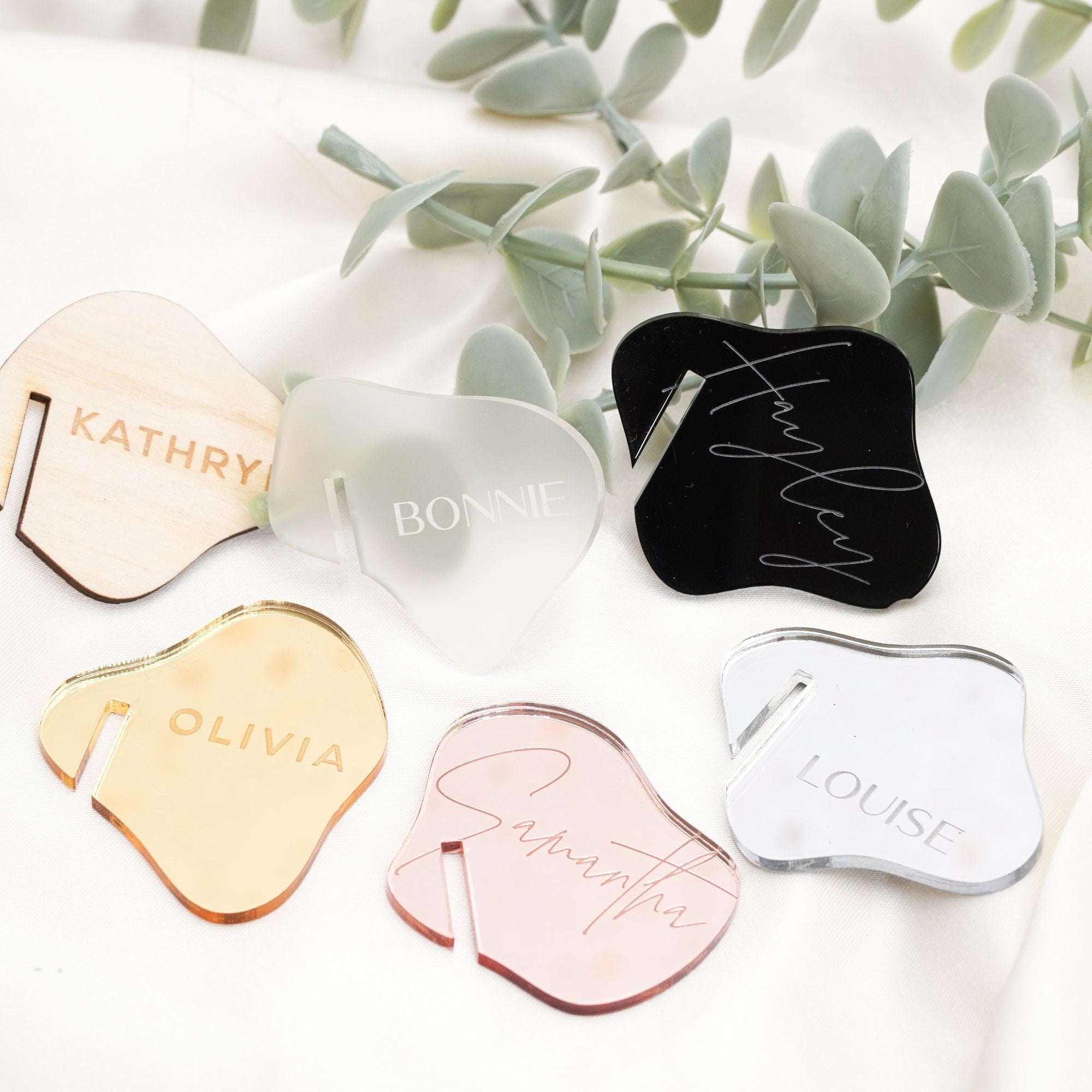 Modern wine glass marker