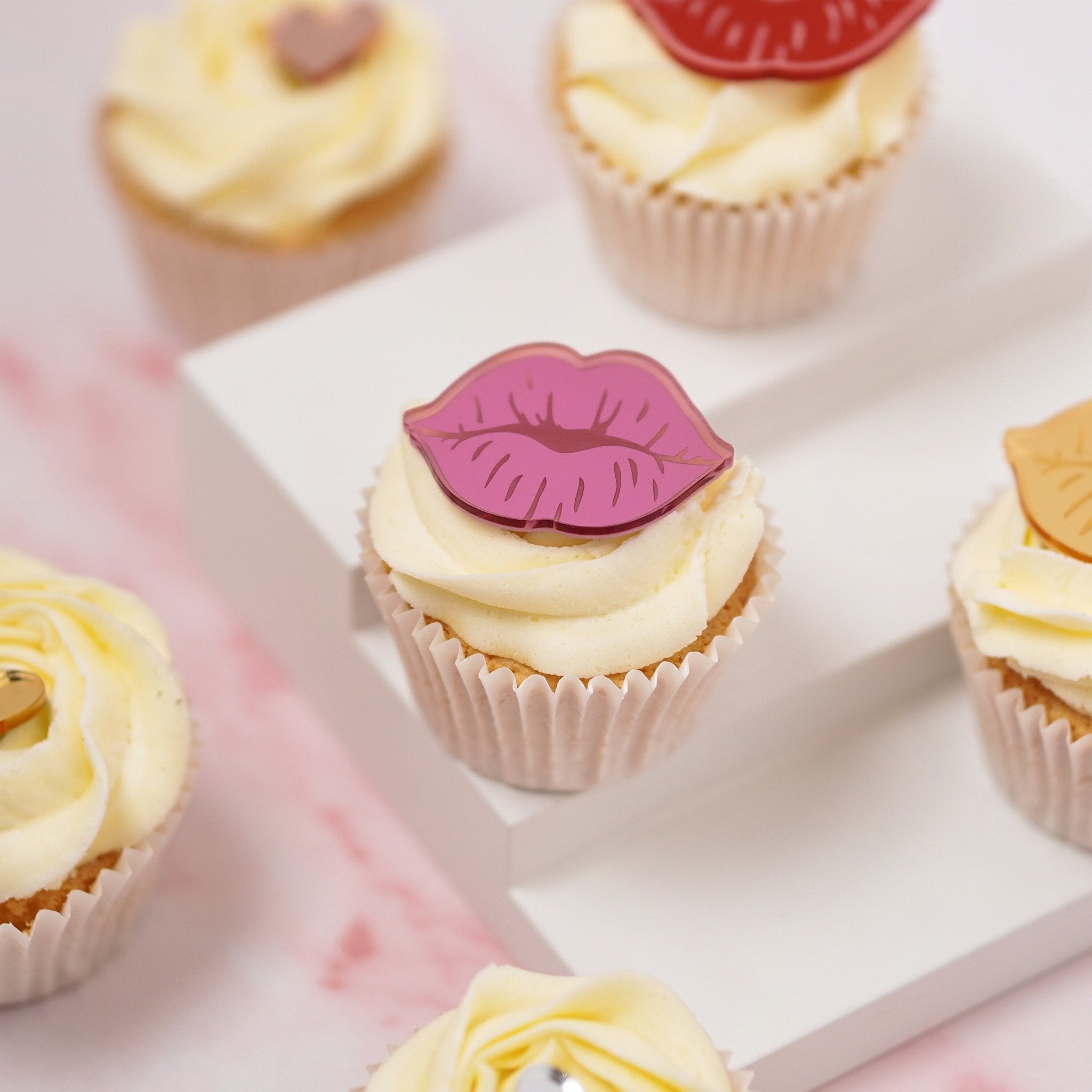 Valentines Cake charms Lips