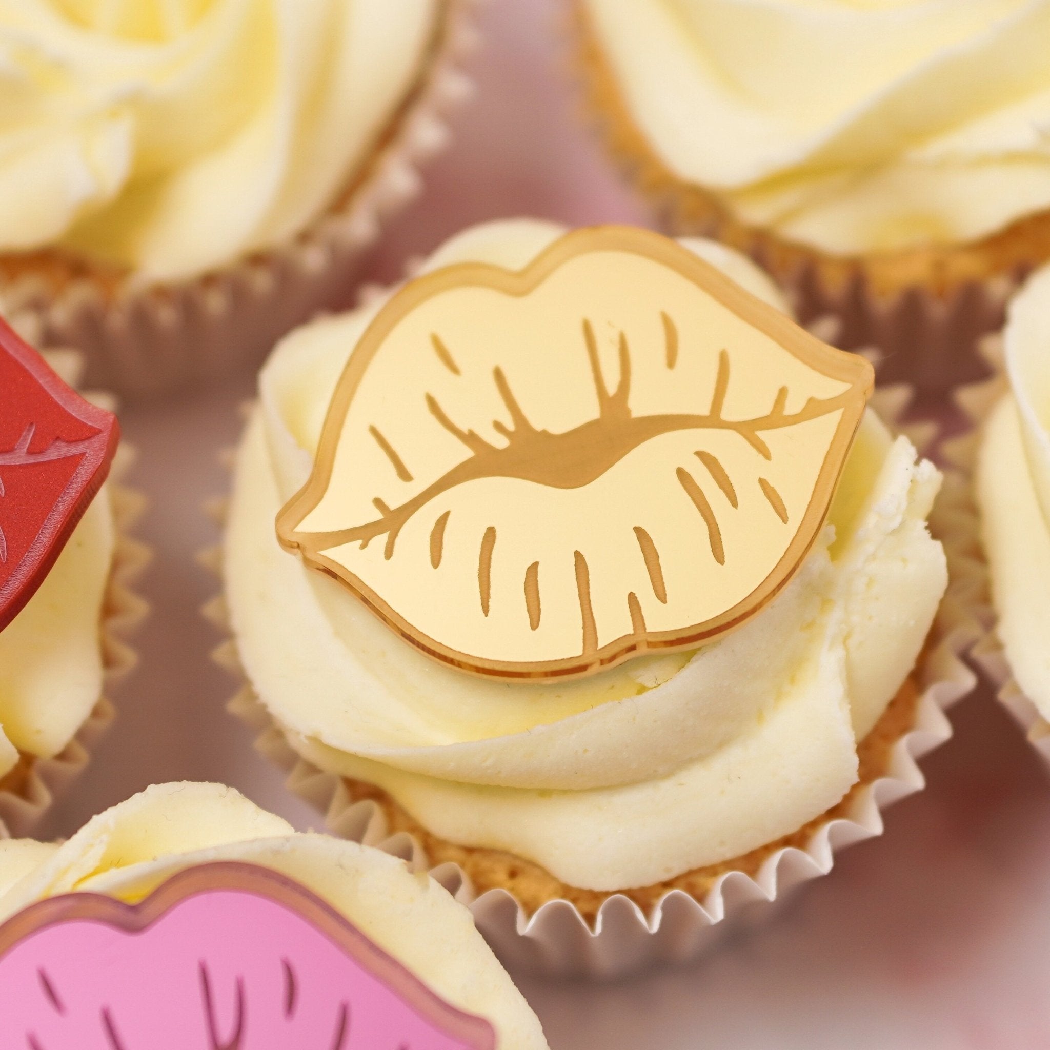 Valentines cake decoration
