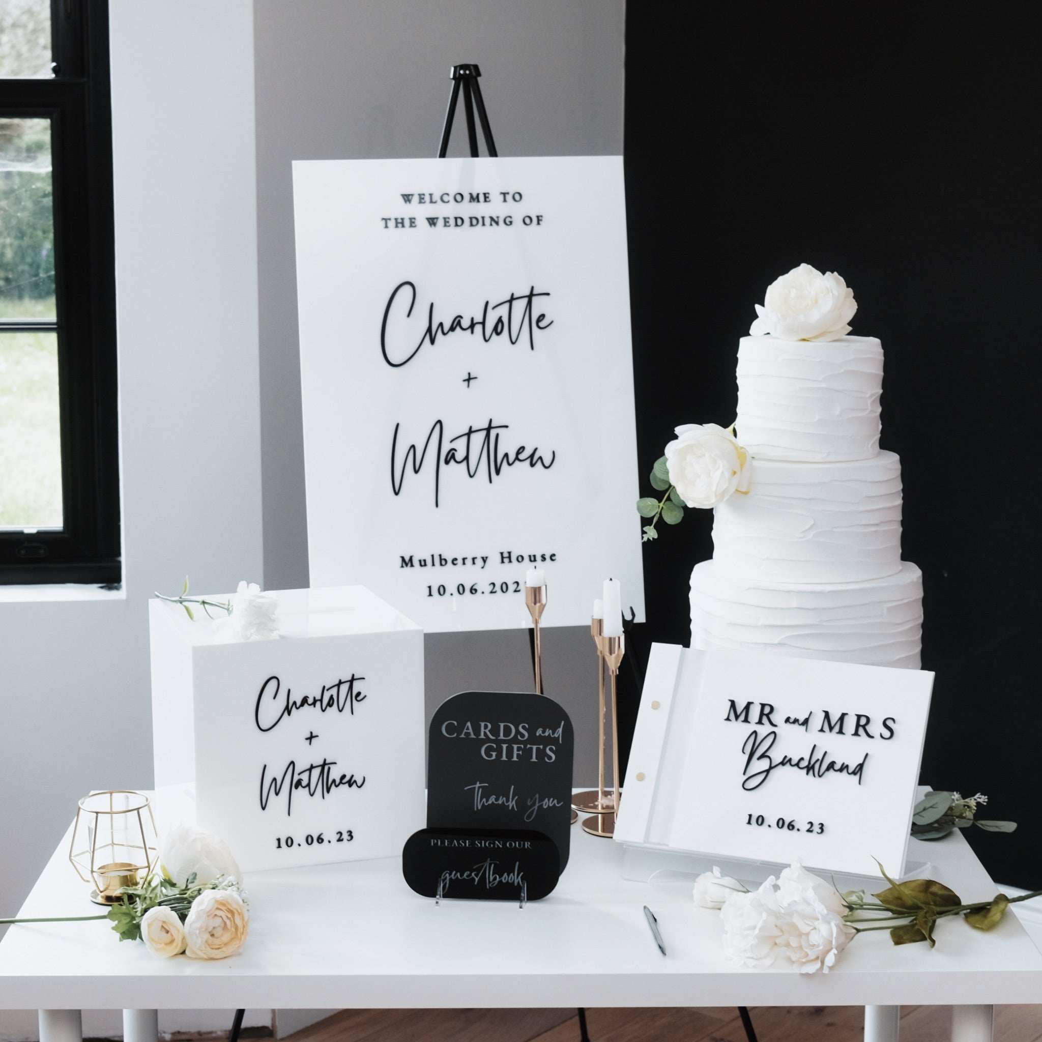Elevate Your Luxury 2024 Wedding Decor with These Modern Sign Ideas