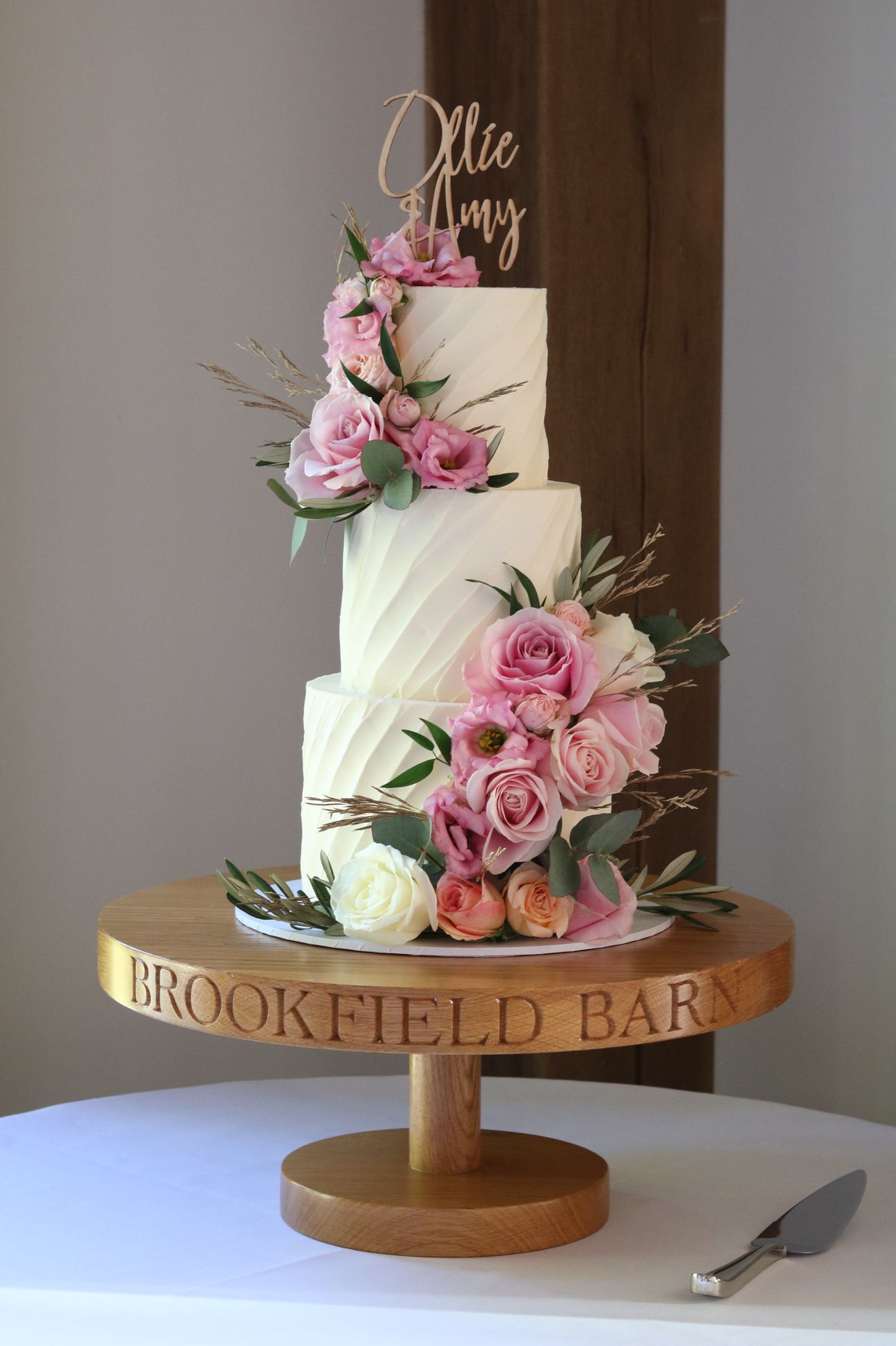 Acrylic wedding cake topper