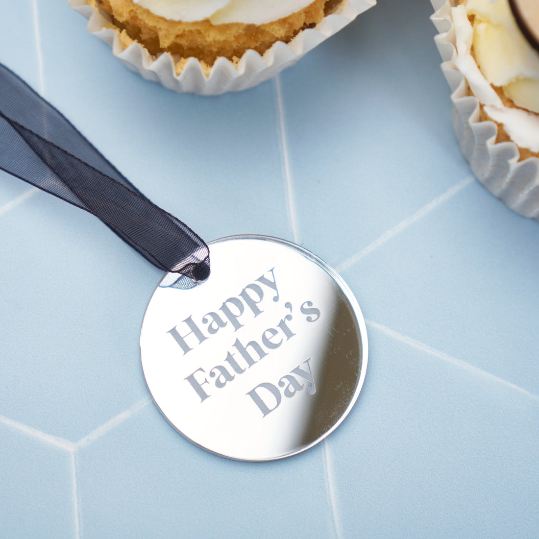 Happy Fathers Day Gift Tag or Cupcake