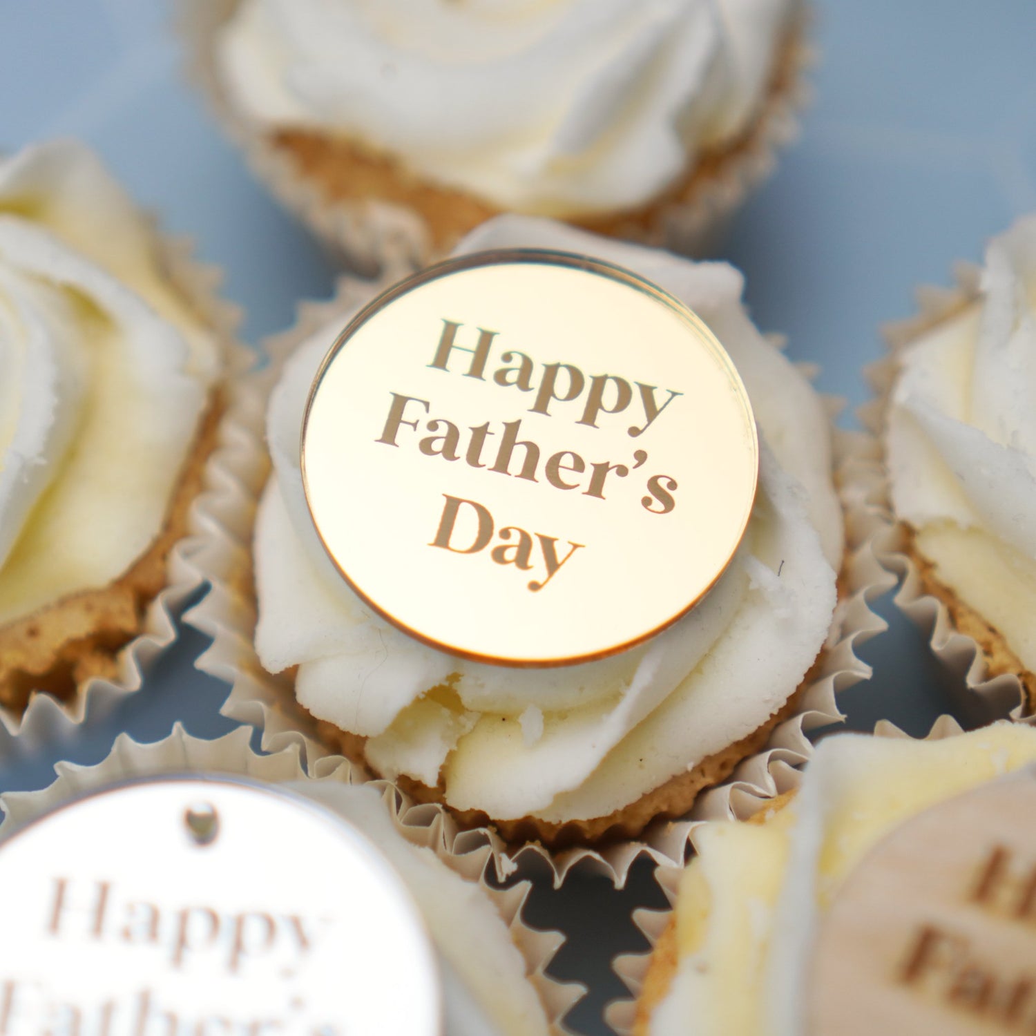 Happy Fathers Day Gift Tag or Cupcake