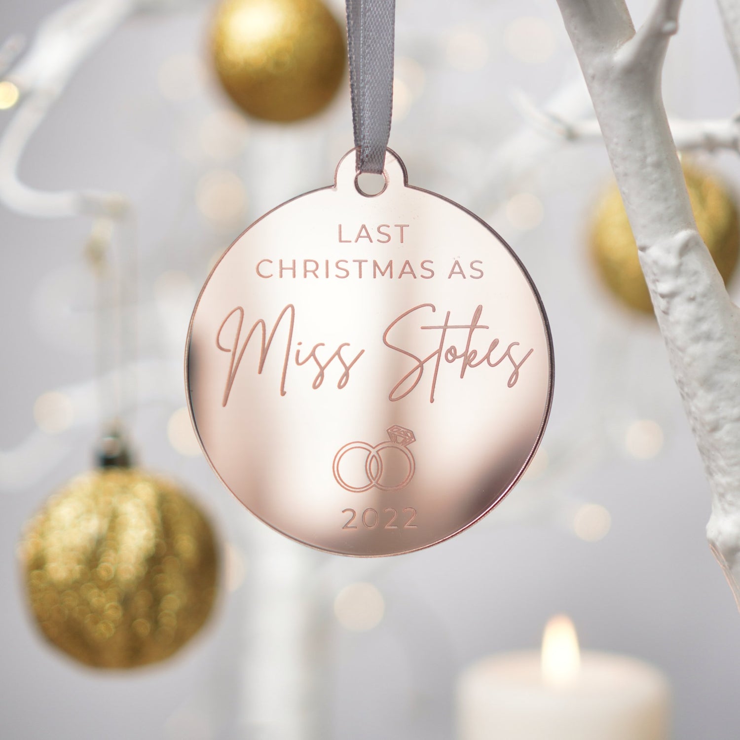 Engagement bauble